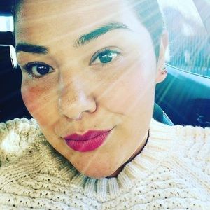 Meet your Posher, Ana